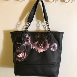 Vera Wang Shoulder Bag